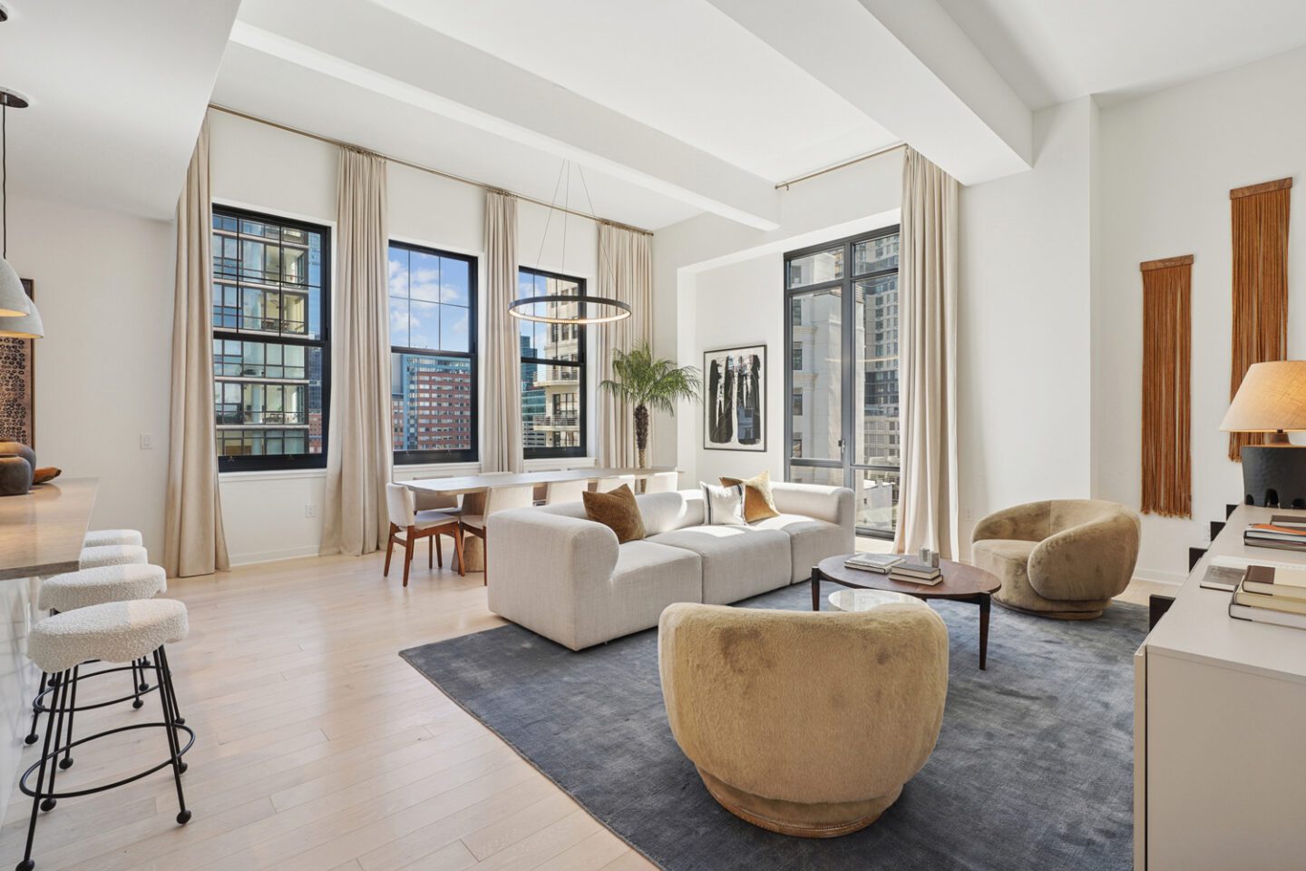 151 Bay Street Model 809 Ii Living Room